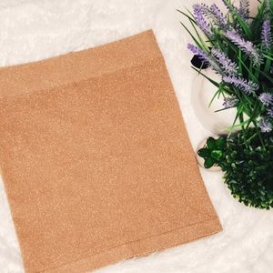 Gold mini skirt ❤︎